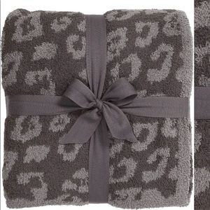 Barefoot dreams blanket